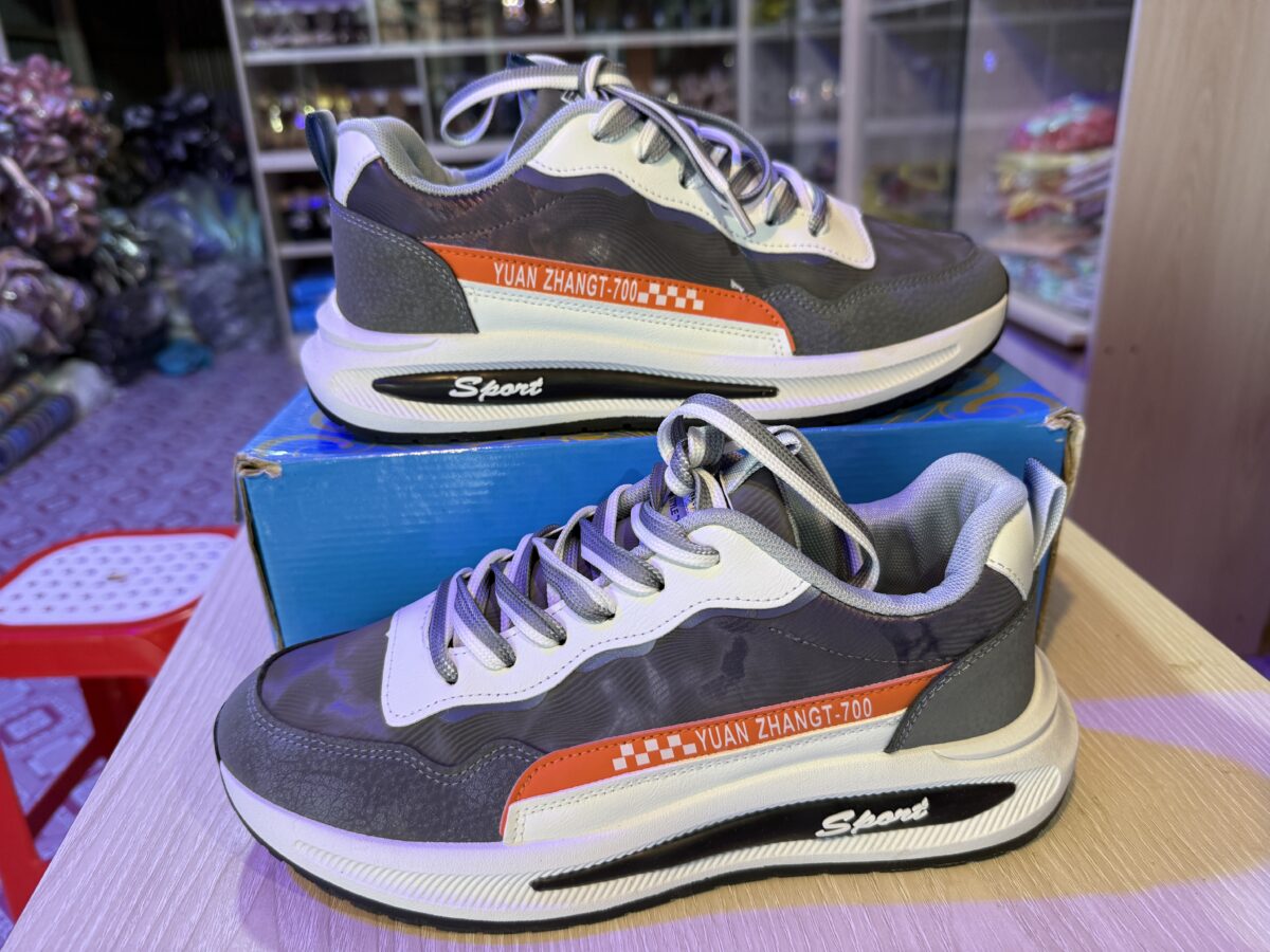 YUAN ZHANG T-700 Sports Shoes - Image 1